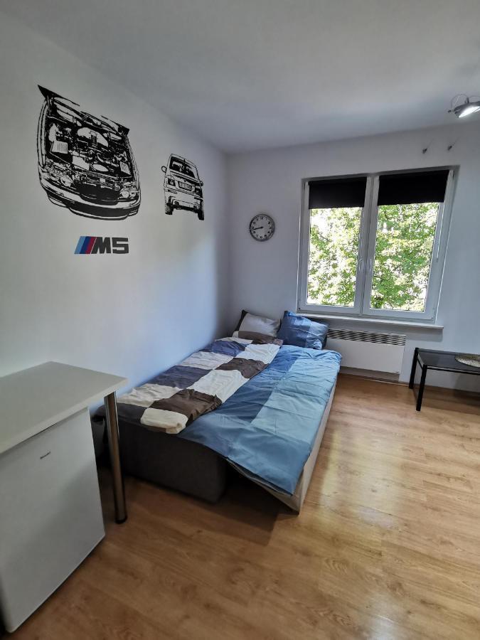 Small Apartament In Heart Of Boleslawiec City Exterior foto