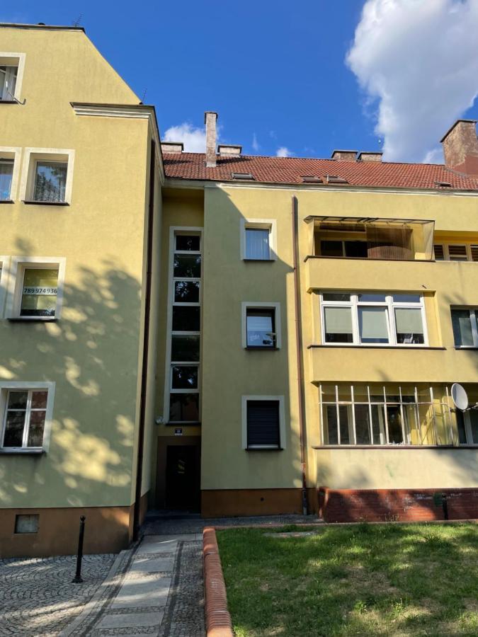 Small Apartament In Heart Of Boleslawiec City Exterior foto